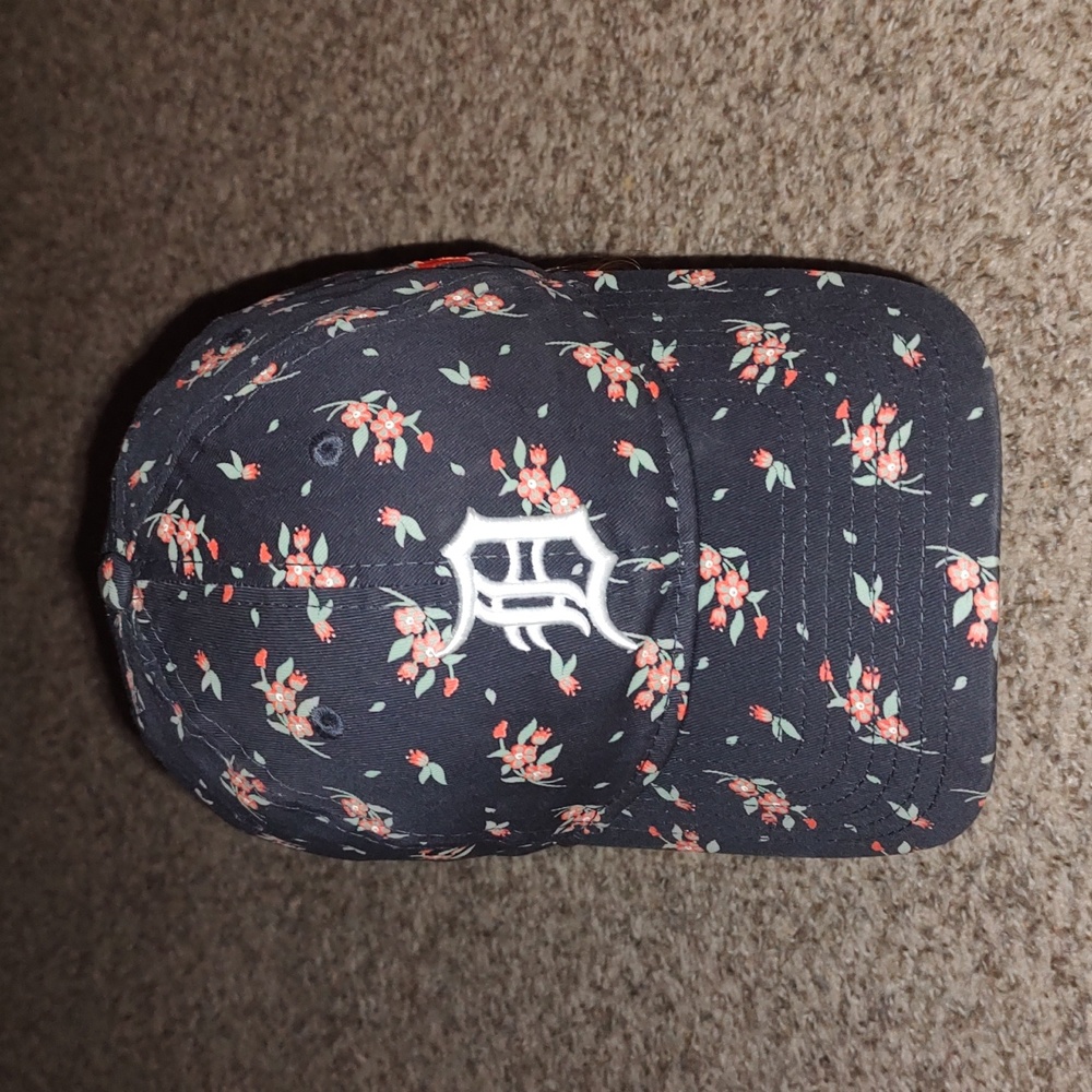 New Era 9Twenty Women's Detroit Tigers Orange/Blue Floral Strapback Hat Cap